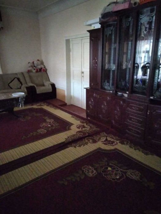 Uy sotiladi,hovli-joy.