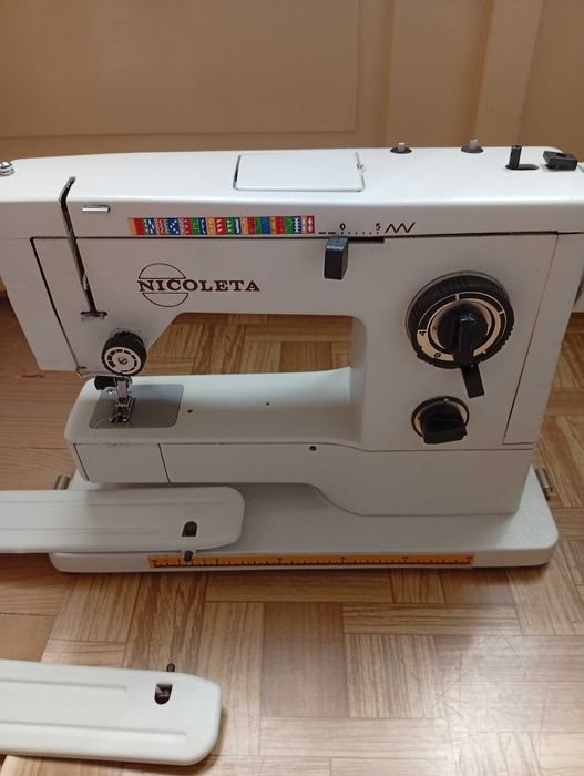 Mașină de cusut electrică Nicoleta