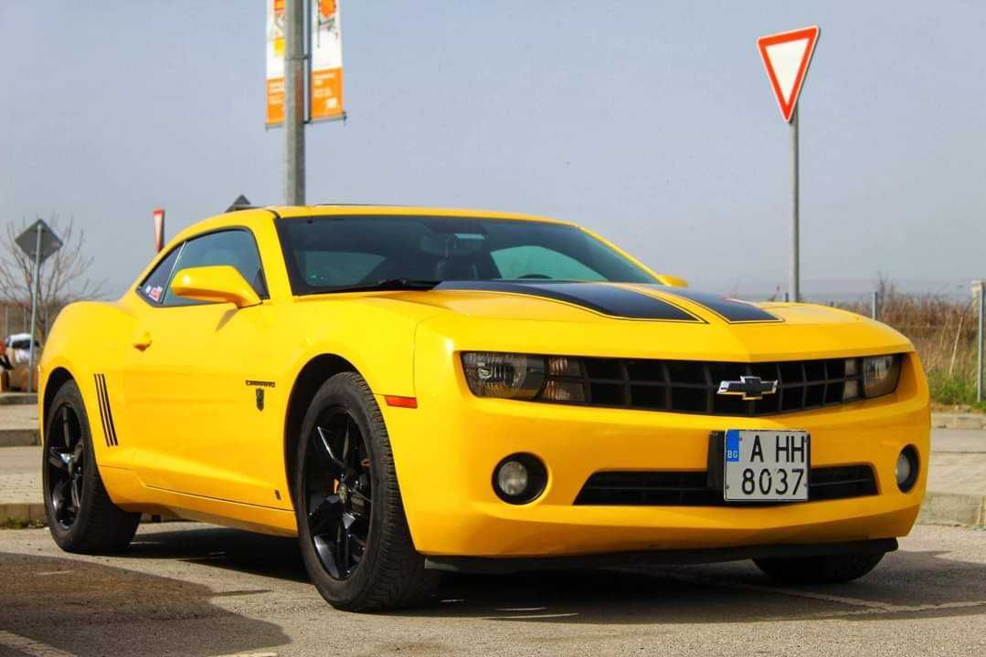 Кола под наем за абитуриентски бал - Bumblebee Camaro