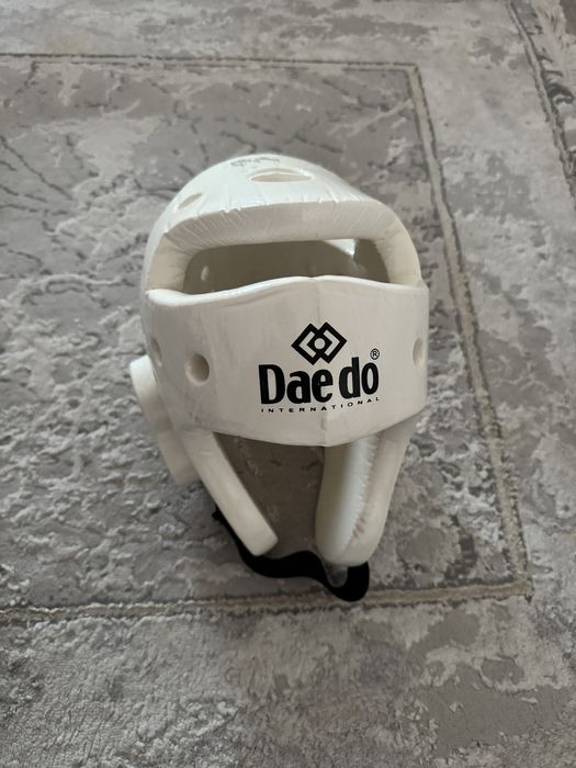 Шлем и перчатки для каратэ