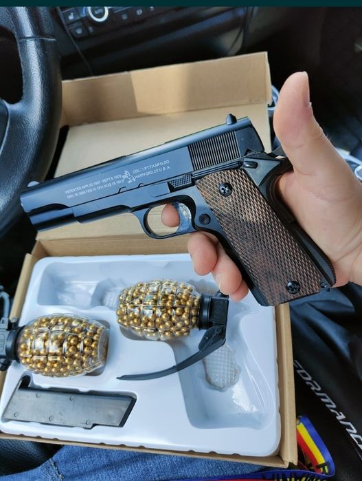 Pistol Airsoft Full Metal + Bile ABS 500buc / model Arc cu blocator