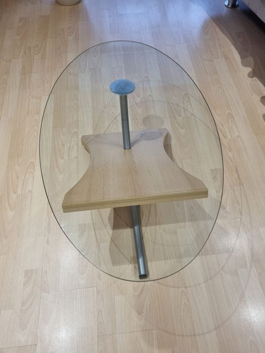 Masă de cafea modernă cu blat din sticlă, predare personală Arad