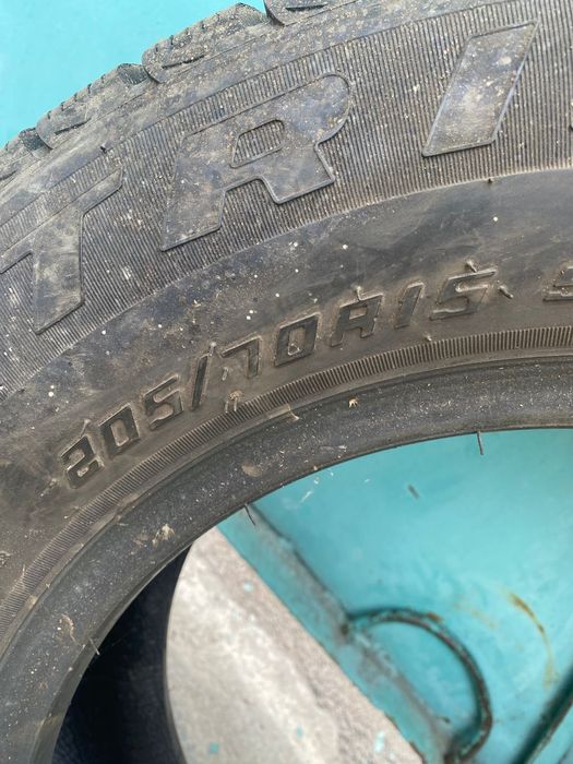 Покрышки. Зимний. Состояние отличный. Можете подойти посмотреть.