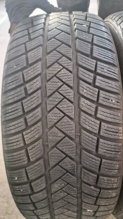 225 50 17 Vredestein 2 anvelope iarna ca noi