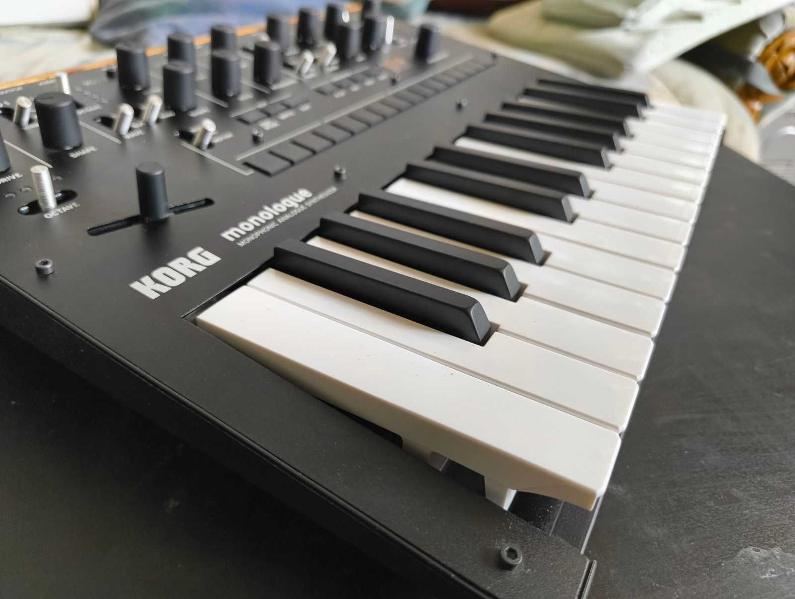 KORG Monologue синтезатор