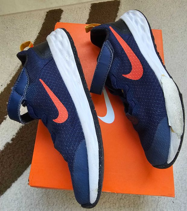 Запазени детски маратонки Nike - 30  рр