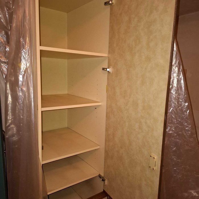 Пенал для кухни. ГДР. Две секции. В отличном состоянии.