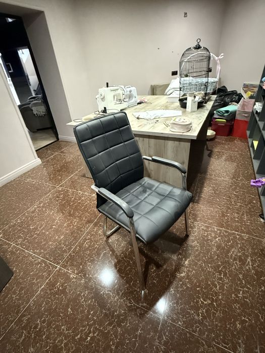 Стулья разные, барные офисные кухонные б/у