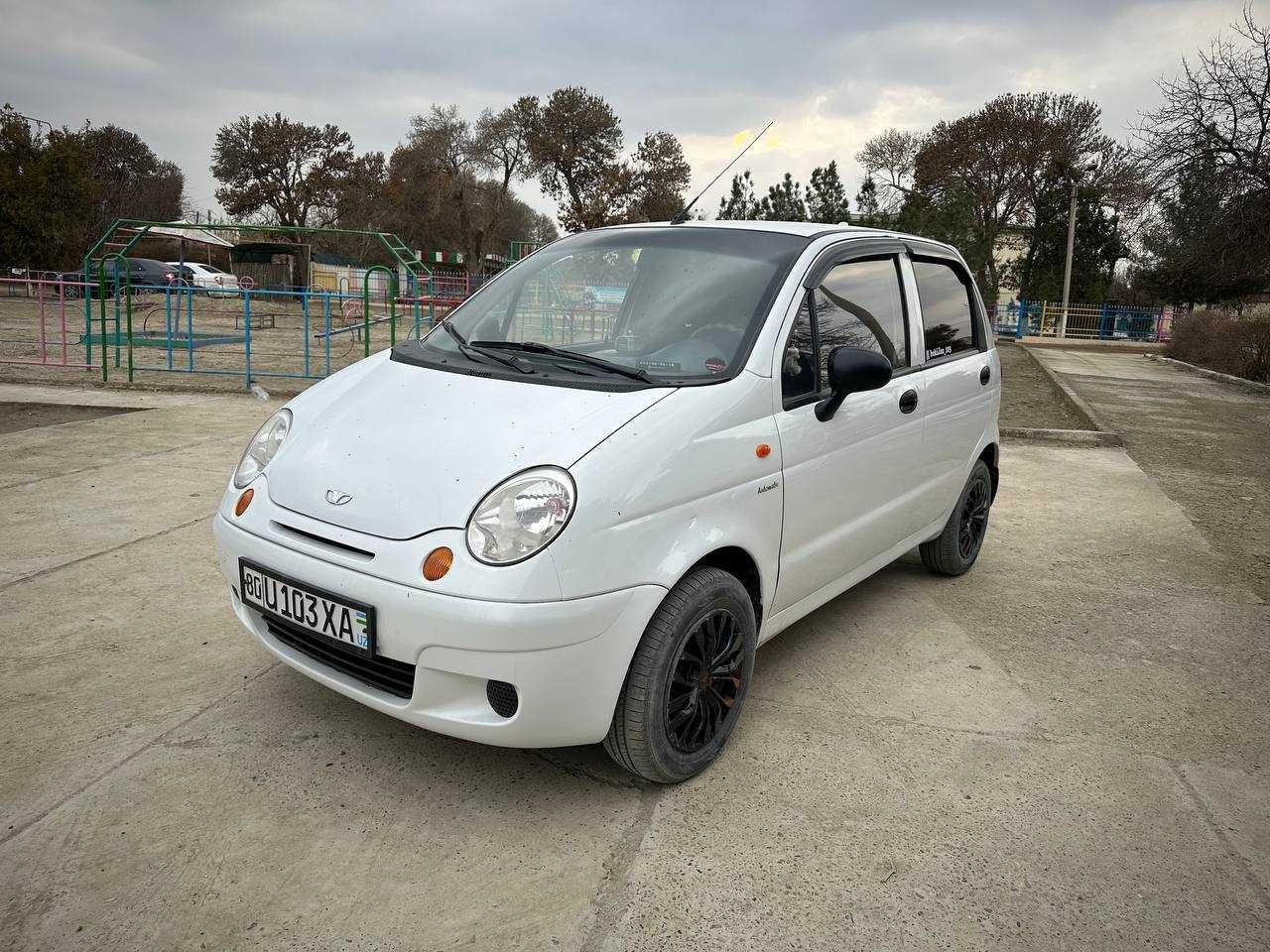 Avtomat Daewoo Matiz moshinasi sotiladi.