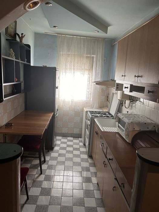 Vand apartament doua camere