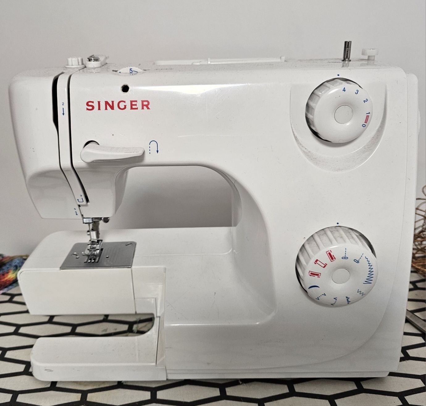 Sewing machine Singer