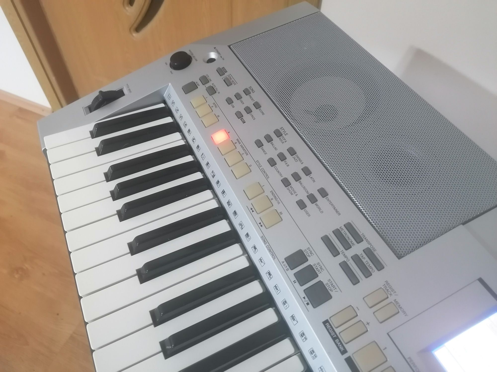 YAMAHA PSR S-500 USB osciloscop