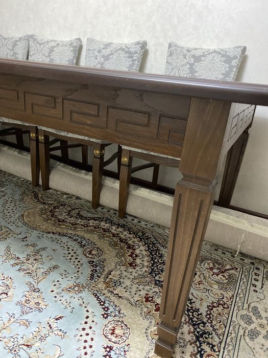 Б/у Стол со стульями.