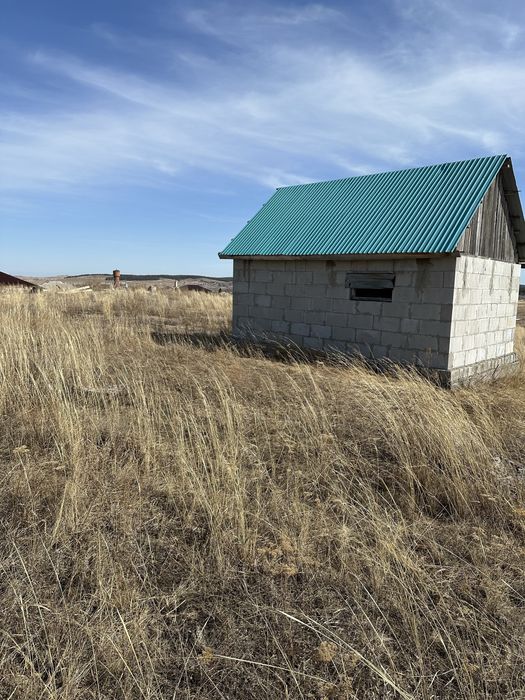 Продам участок с времянкой