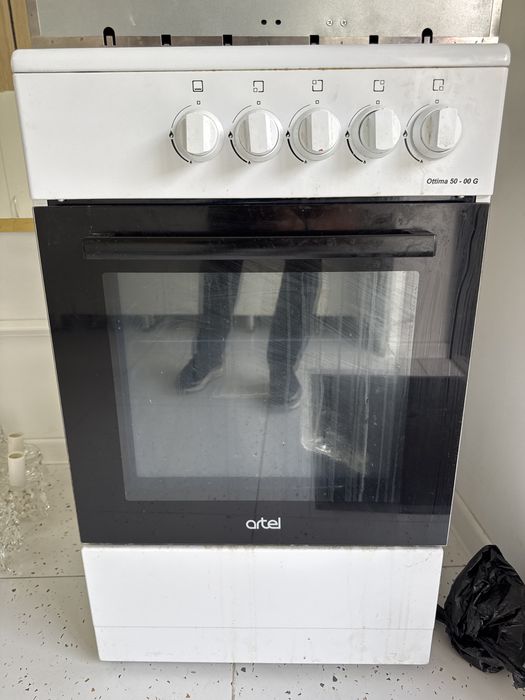 Продам Газовая плита Artel