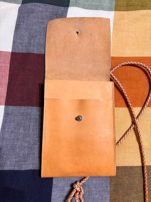 Кожена чантичка за телефон Lapaporter