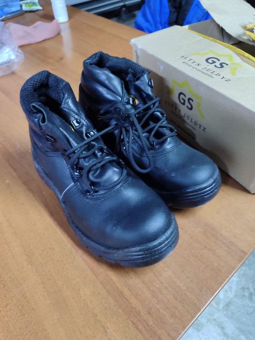 Продаю новую обувь