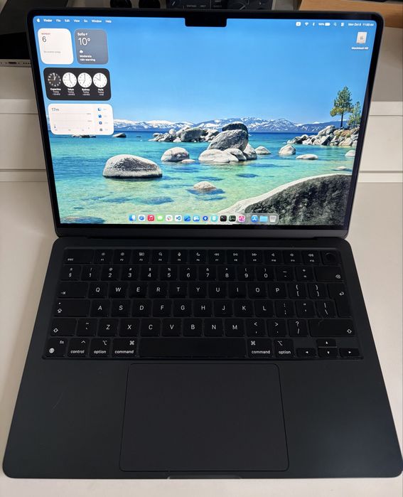 MacBook Air M2 13.6” 8GB RAM 256GB SSD