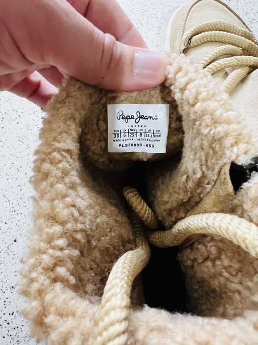 Ghete Pepe Jeans Nr 39 de iarna Ca noi . Pret 89 lei