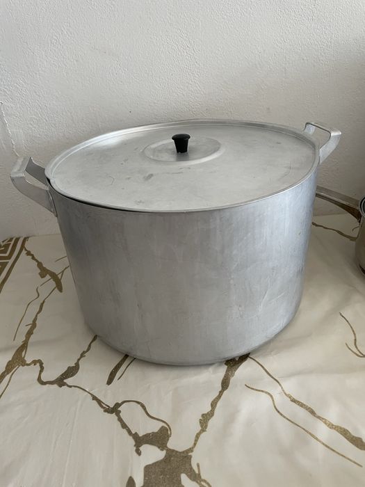 Срочно продам кастрюли