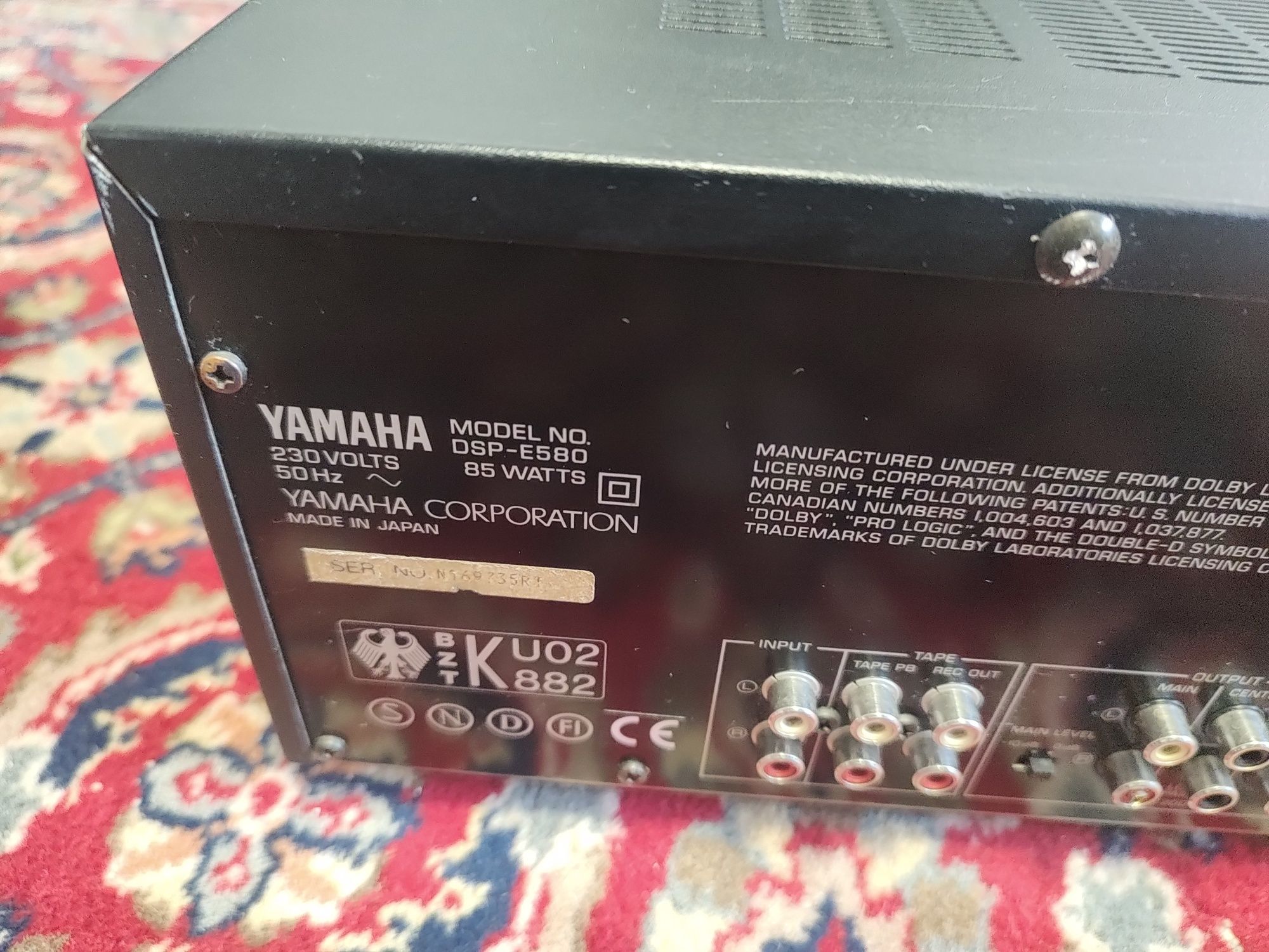 Se vinde un amplificator Yamaha DSP - E580