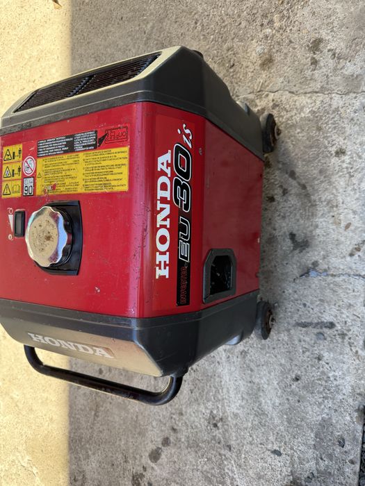 Camping generator honda EU 30 is