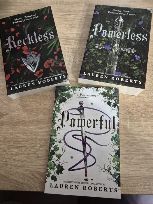 Книги- Лаура Робъртс, Дженифър Арментраут