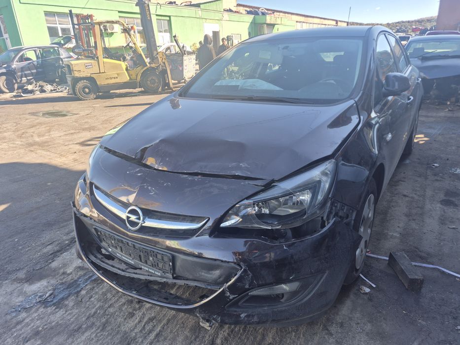 opel astra 2014 1.4benzina avariat rate fixe fara avans
