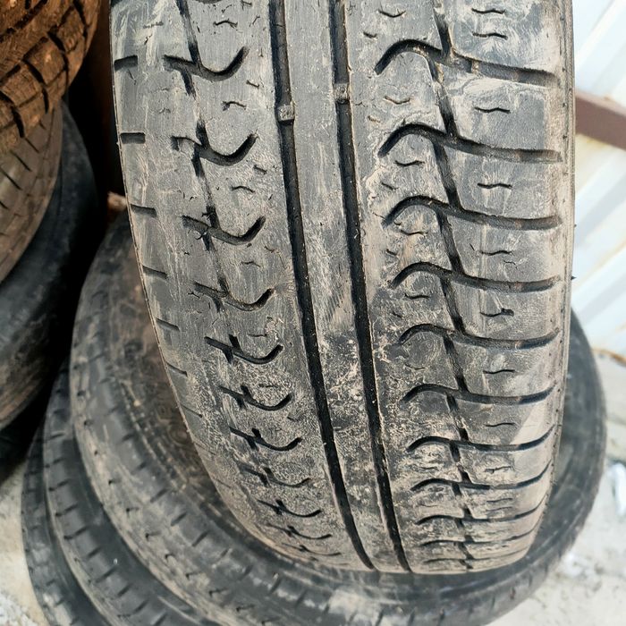 Продам шины комплект R15 205/70