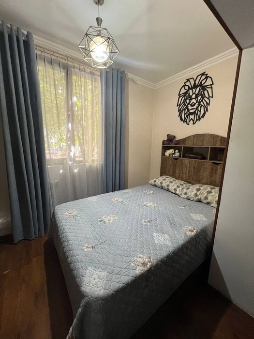 Срочно продается 1 комнатная квартира с балконом 2/6 в поселке Улугбек