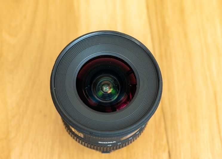 Sigma 10-20mm f4.5-5.6 pentru Canon EF si EF-S