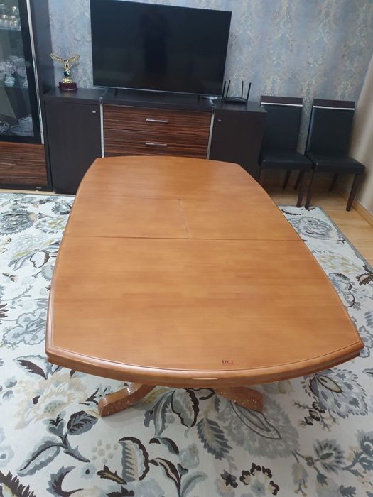 Продам деревянный стол