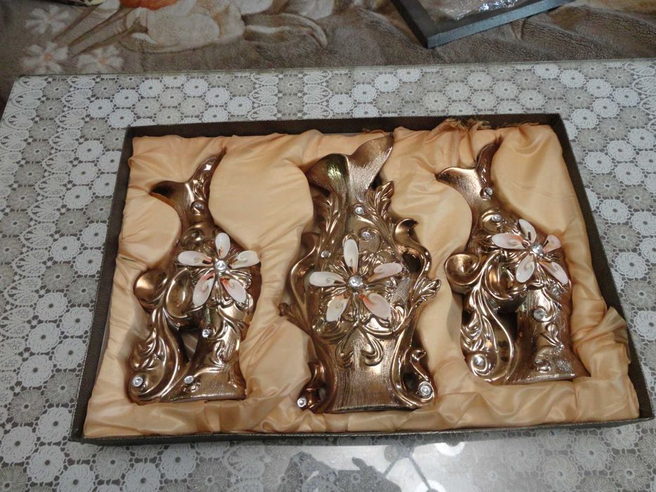 Декоративные вазы.