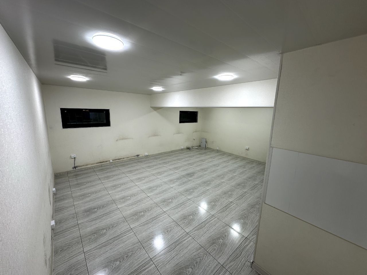 Arendaga podval beriladi  tikuvchila  uchun moljallangan 35 m2