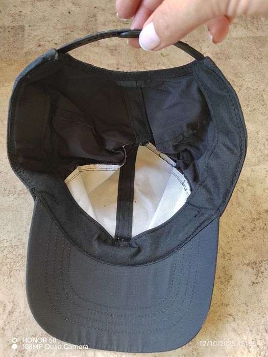 Шапки и каскети.