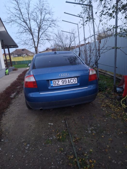 Vând audi A4 motor 1.6 !