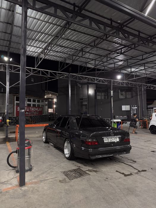 W 124  amg  sotiladi yil 1993 matir 111 e220 zavot