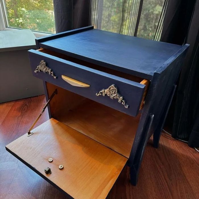 Красив ъглов шкаф