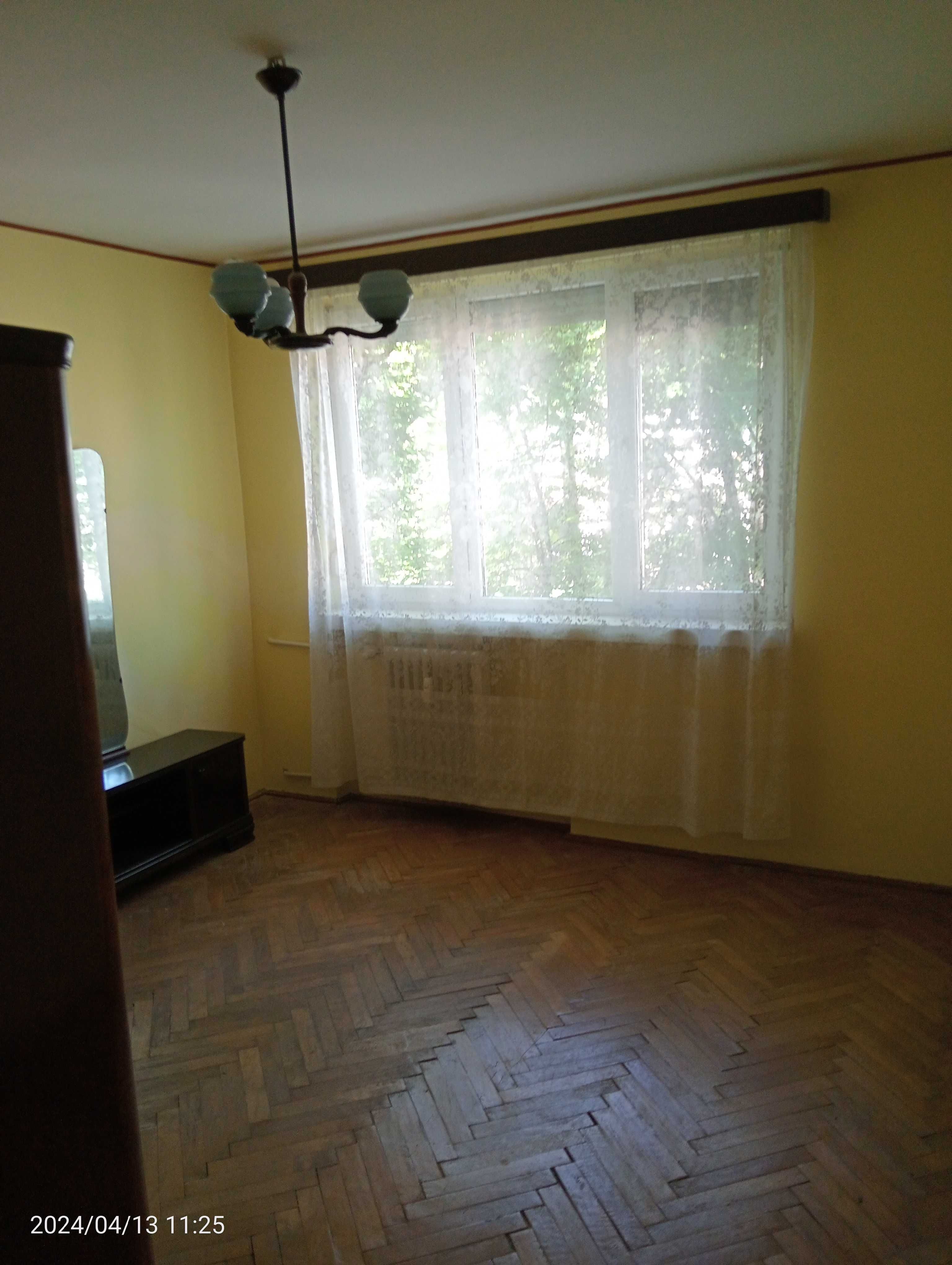 Vand apartament doua camere Podgoria.