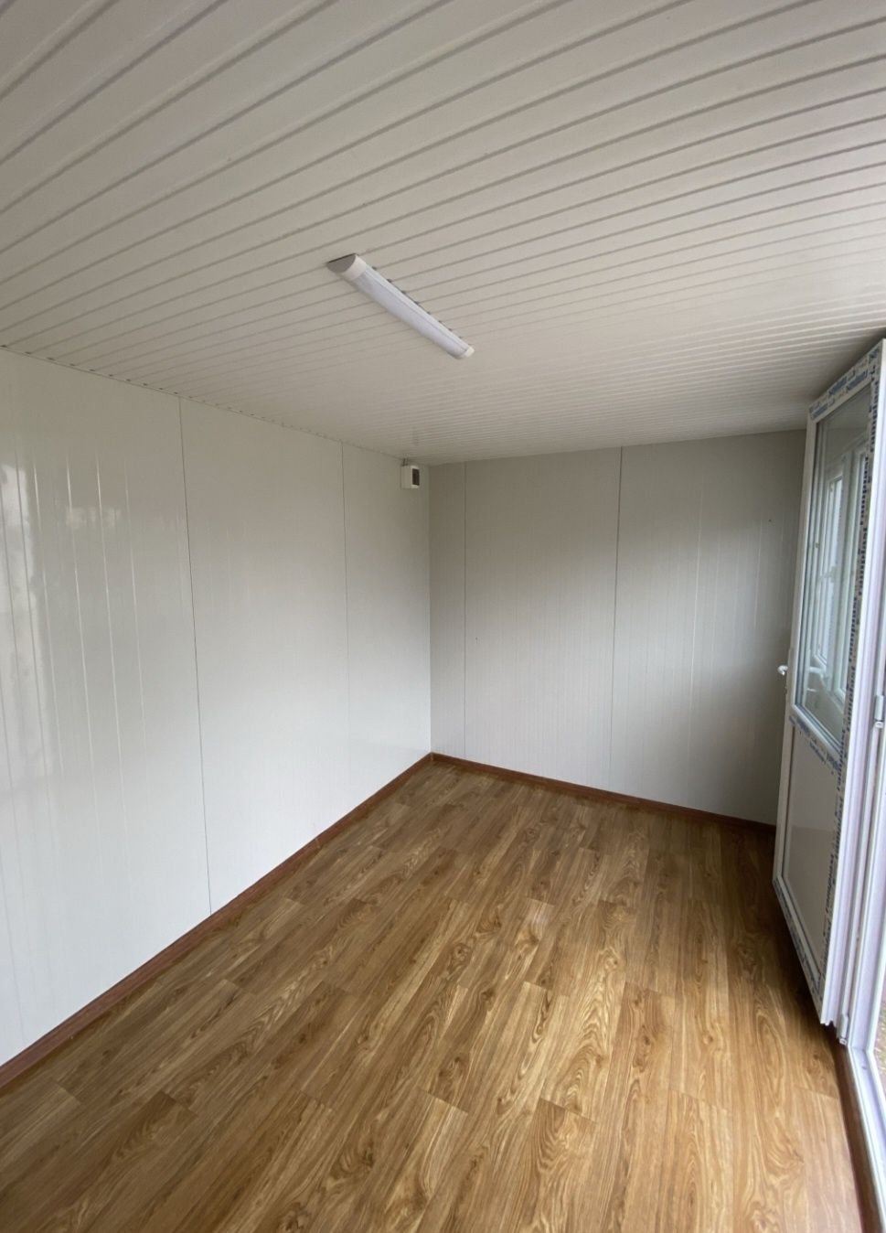 Vand containere modulare la super preturi