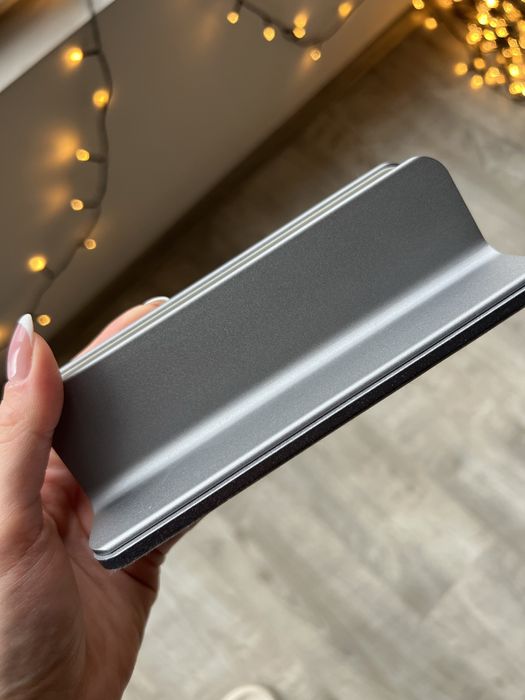 Стойка за MacBook