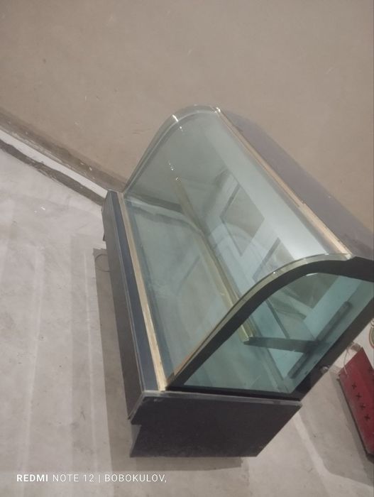 Витрина холодильник