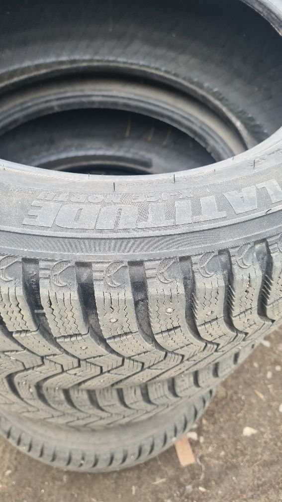 Шины Мишлен 235/55 r19 зимние шипованные б.у 4 шт