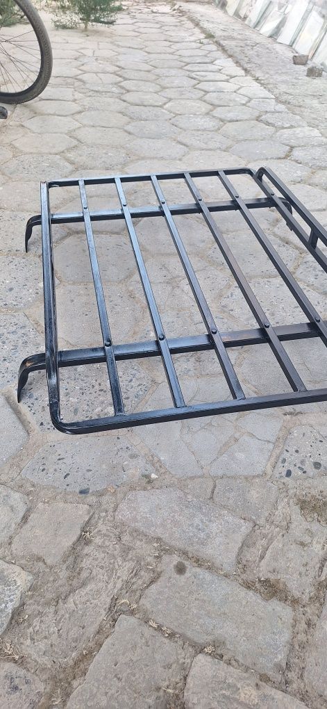 Продаётся багажник на крышу машины