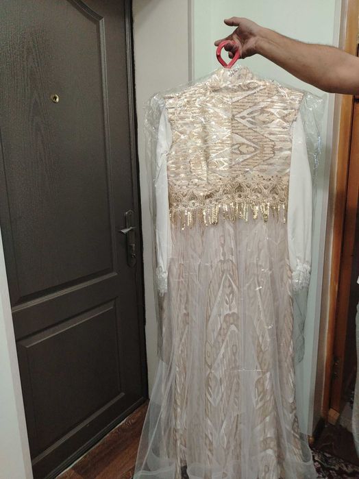 Kelinlar kiyimi sotiladi