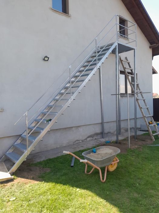 Scara metalica zincata exterioara pt  casa , beci și incendiu ISU