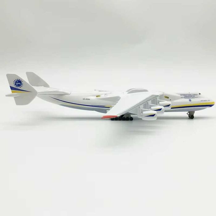 AN-225 Antonov най-големия самолет в света модел макет товарен колекци