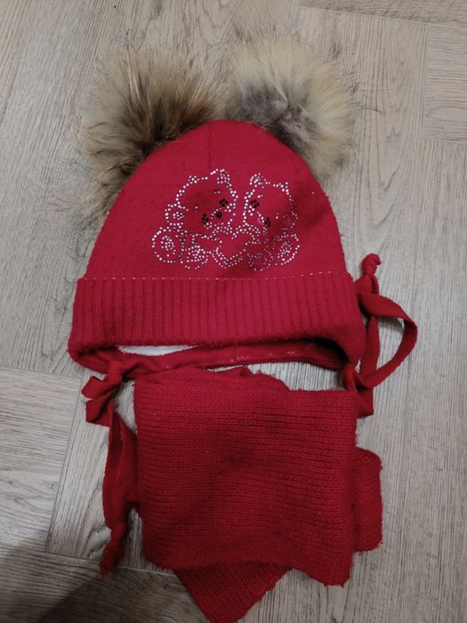 Шапка с шарфом теплая