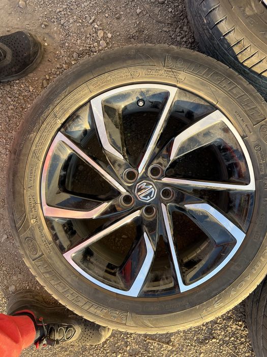 Vand jante Mg Zs  215 55 R17 michelin dot 2023