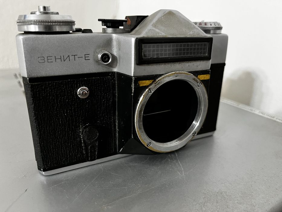 Продам пленочный фотоаппарат Зенит Е